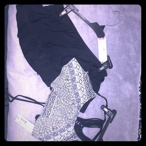 Small Bikini in black and white.